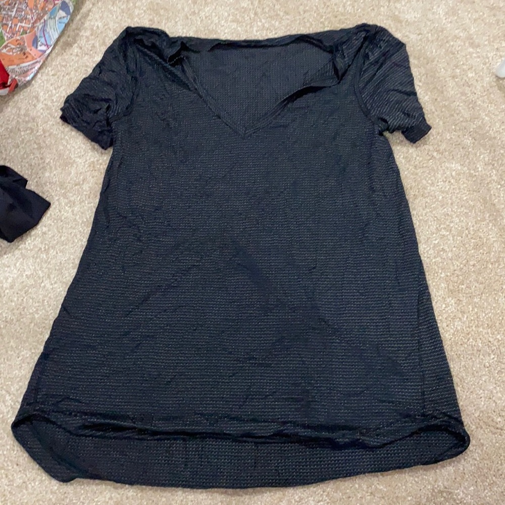 Black shirt sleeve v neck top